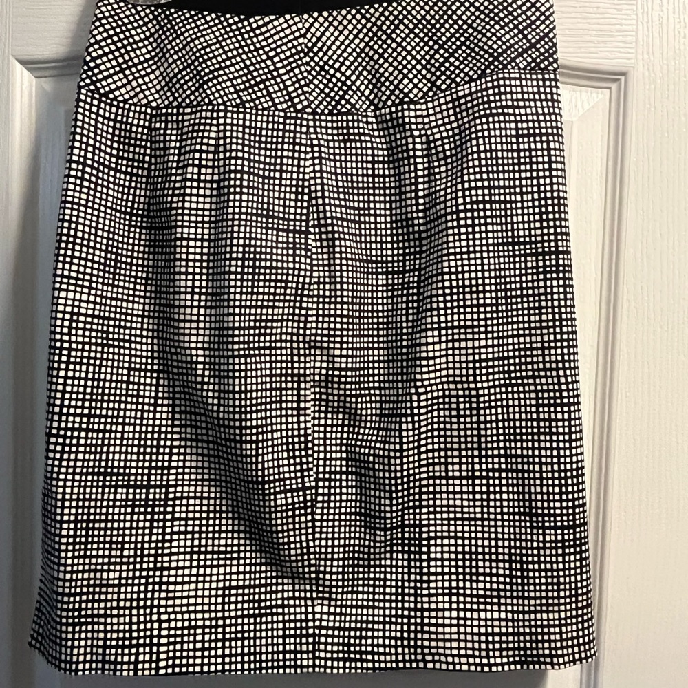 Express black and white pencil skirt
